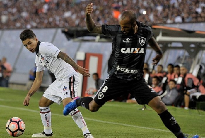 Pimpão marca, Botafogo empata com o Colo-Colo e avança na Libertadores