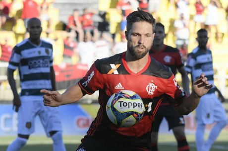 Flamengo goleia Madureira e pega Vasco na semifinal