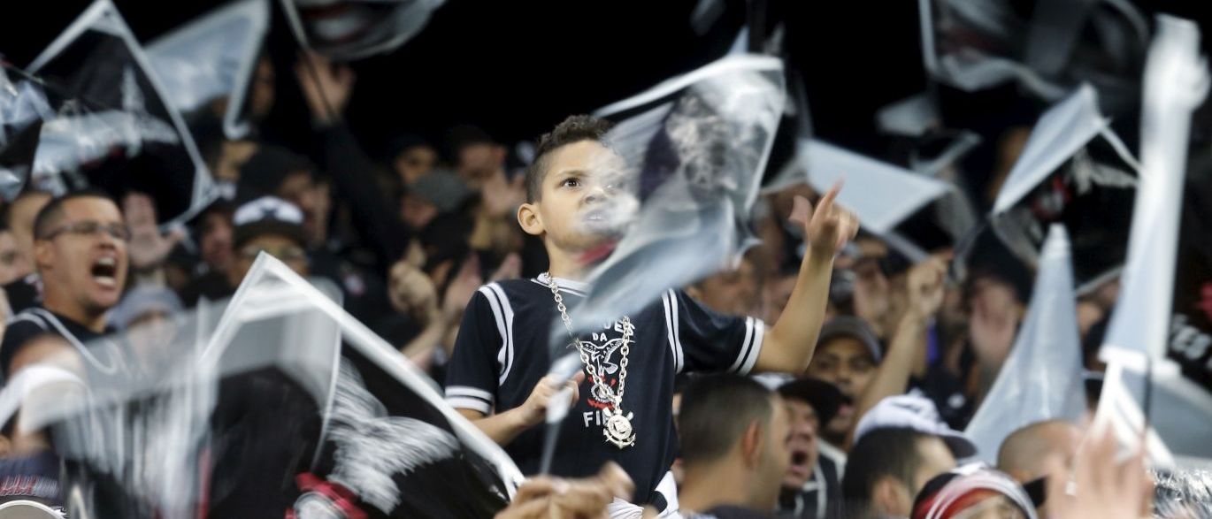 Trapalhadas deixam diretores do Corinthians na corda bamba