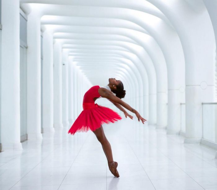 Bailarina brasileira brilha em NY e sonha ser vista pela mãe em cena