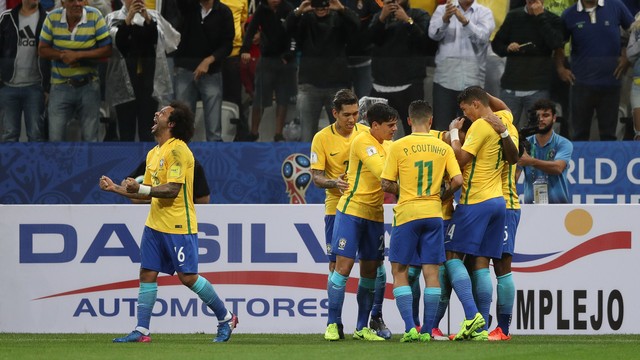 Alô, Rússia! Neymar desencanta contra Paraguai, e Brasil garante vaga na Copa