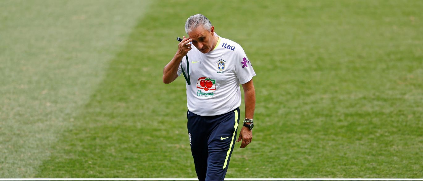 Tite fecha treino tático da seleção pela 1ª vez no Brasil