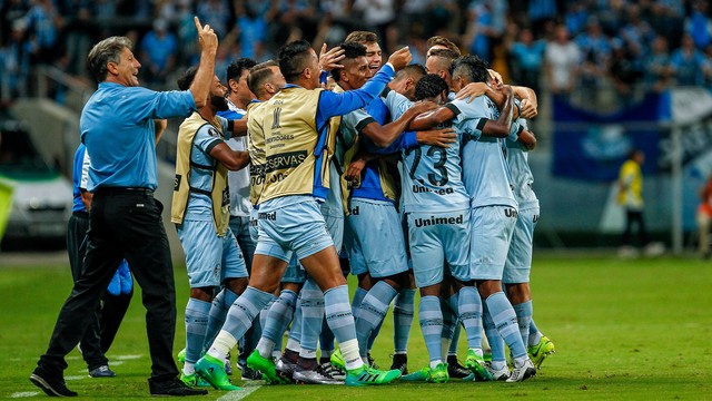 Após massacre no primeiro tempo, Grêmio leva susto, mas vence Iquique e lidera Grupo 8