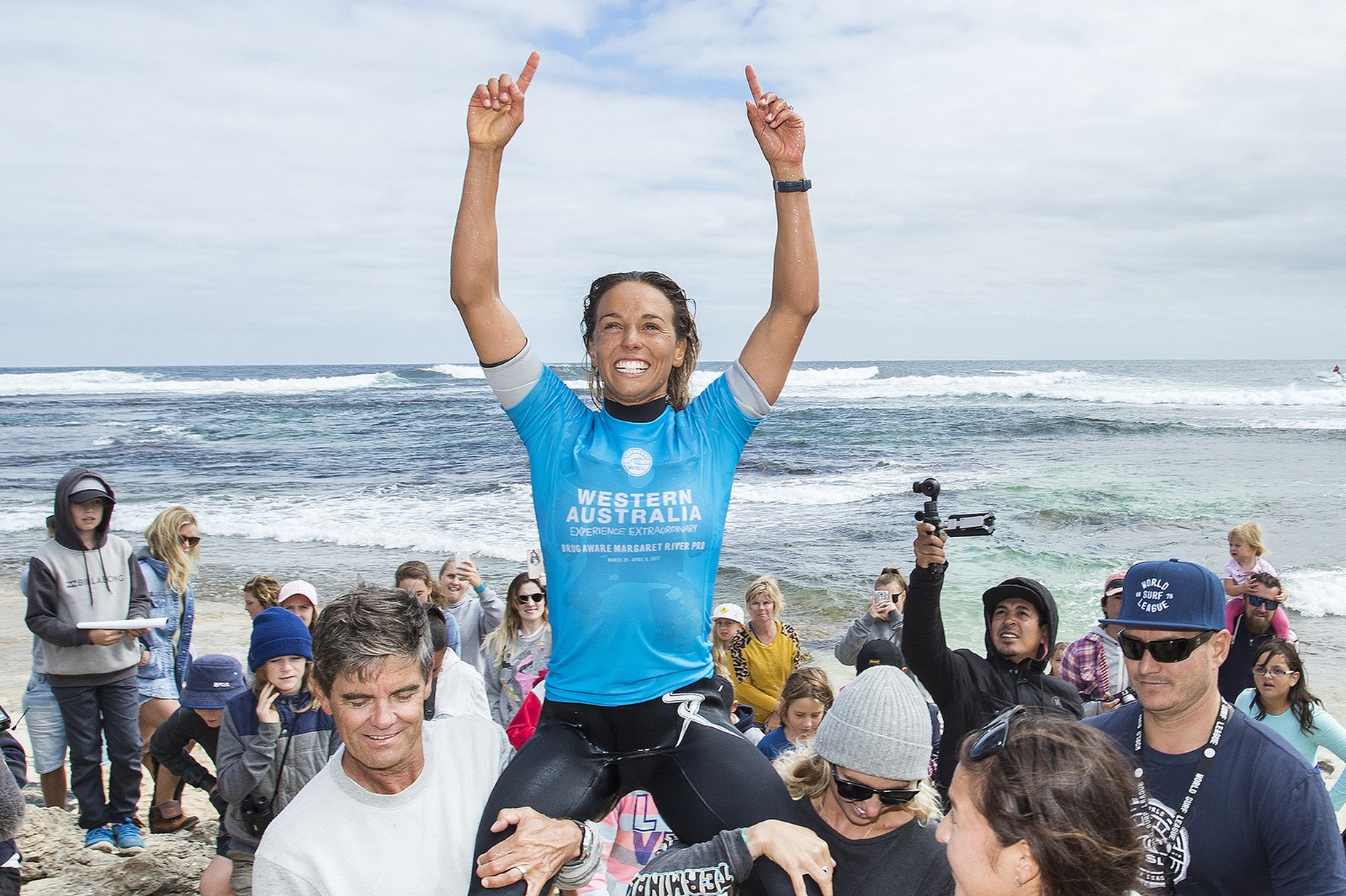 Sally Fitzgibbons supera Tyler Wright na final e leva etapa de Margaret River