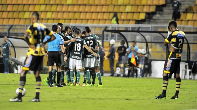 Com força máxima, Palmeiras vence e é o primeiro semifinalista do Paulistão