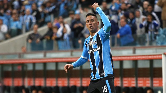 Barrios brilha com “hat-trick”, Grêmio goleia o Guaraní-PAR e se isola no Grupo 8