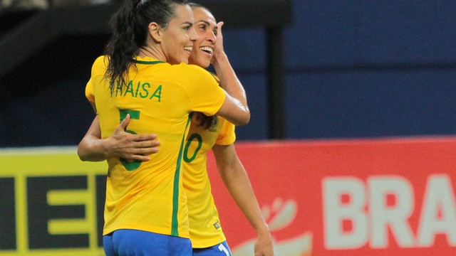 Seleção brasileira goleia Bolívia em primeiro teste do ano com Marta e Cristiane