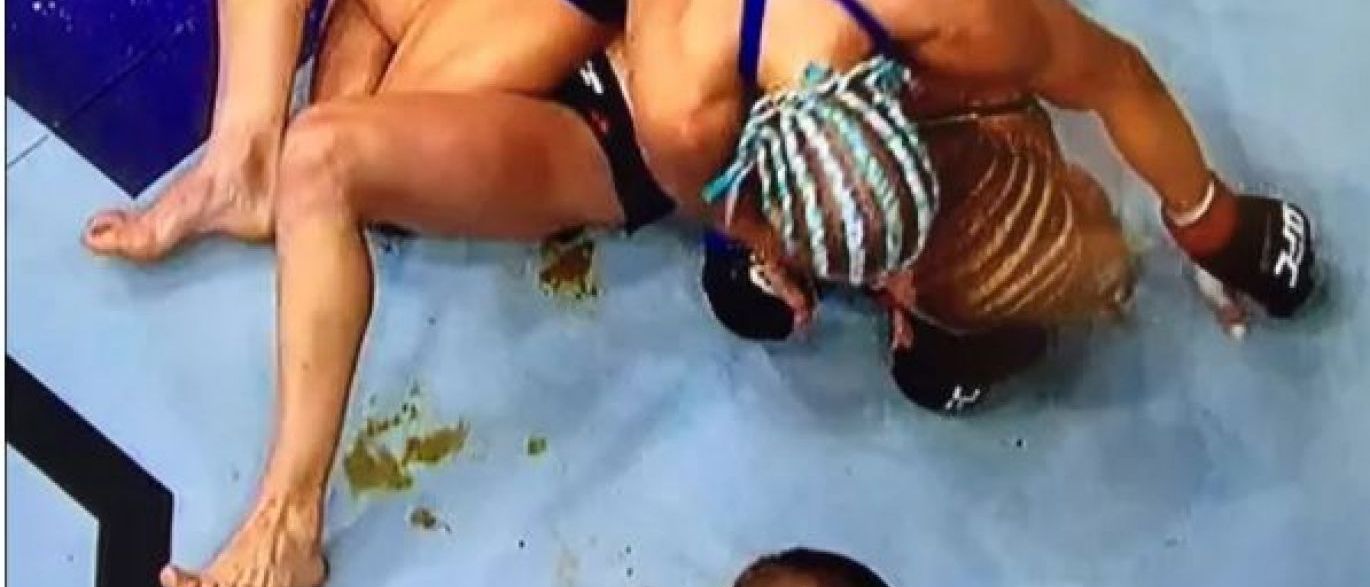 Lutadora defeca no octógono durante luta do UFC