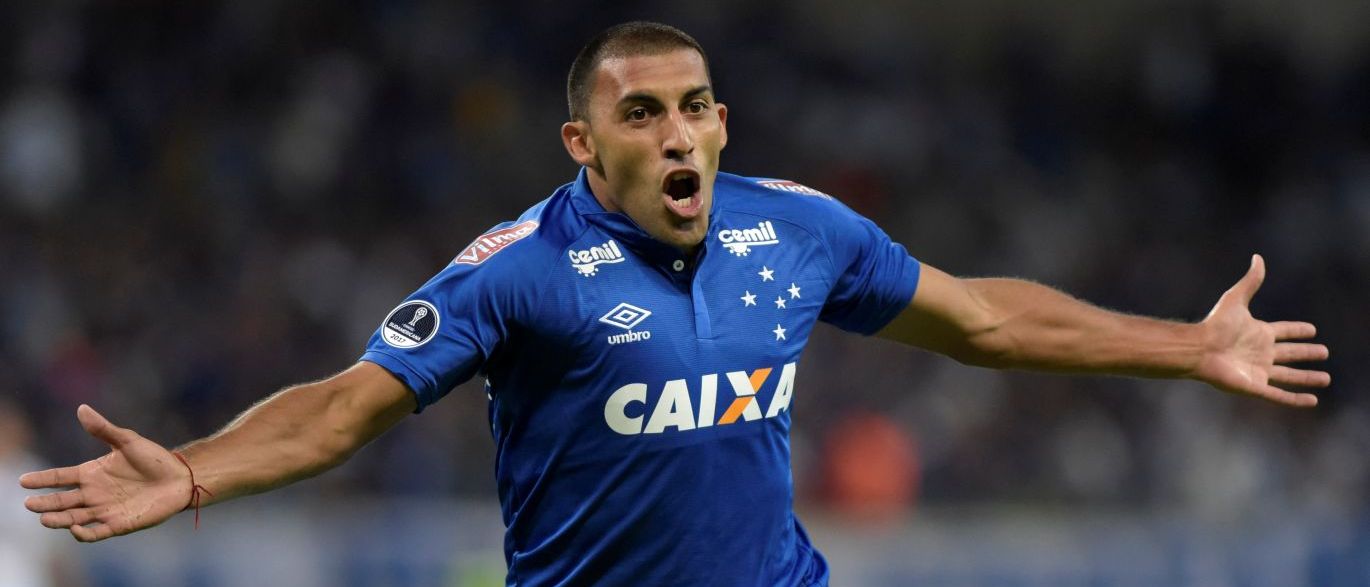 Cruzeiro aceita oferta do Boca Juniors por Ábila e se livra de dívida