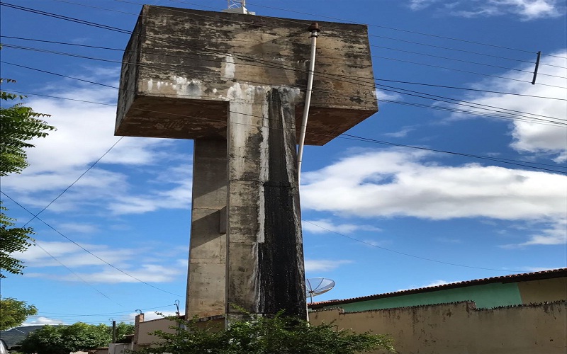 Problema em caixa d’agua em um conjunto habitacional em Crato se agrava ainda mais após SAAEC ‘solucionar’ o caso