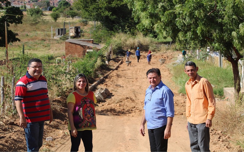 Governo de Várzea Alegre iniciou calçamento de novas ruas e de ladeiras na zona rural