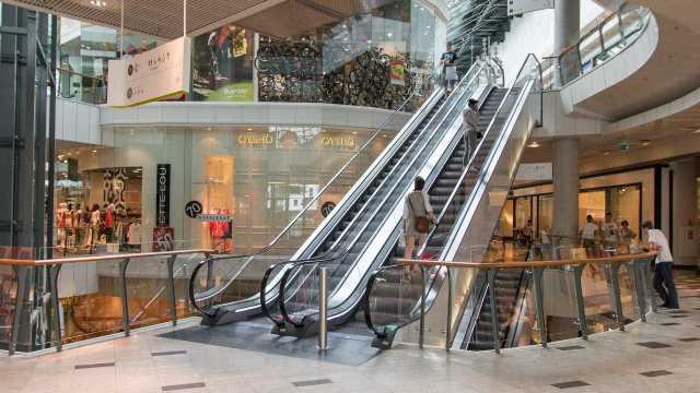 Jovem sofre ameaça homofóbica ao entrar em banheiro de shopping em SP