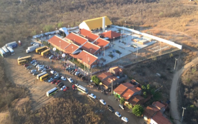 Governo do Ceará inaugura nova Escola de Ensino Médio em Arneiroz