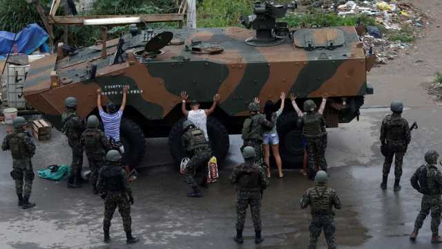 Secretário: Rio escolheria dinheiro à presença das Forças Armadas