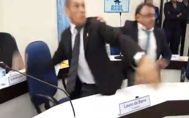 Iguatu/CE- Vereador Louro da Barra é afastado após agredir outro Vereador em sessão Plenária