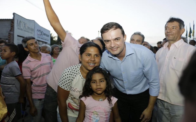 Fernando Santana faz entrega de CRAS em Juazeiro