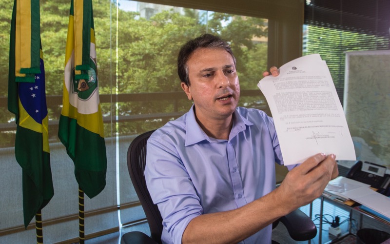 Governador anuncia programa para reduzir fila de exames e cirurgias no Estado