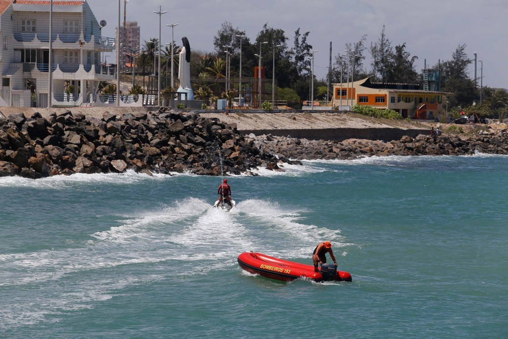 Busca por triatleta desaparecido é reiniciada e ampliada até a Praia do Cumbuco, litoral oeste do Ceará