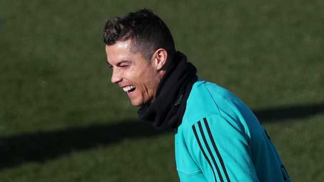 Após treinar sozinho, CR7 é confirmado no clássico contra o Barça