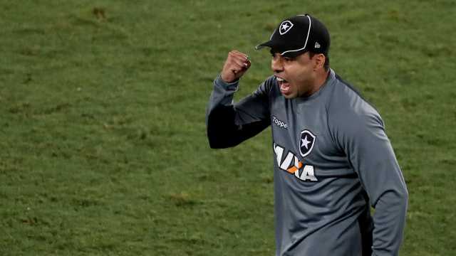 Santos avisa pagará multa para ter Ventura como técnico