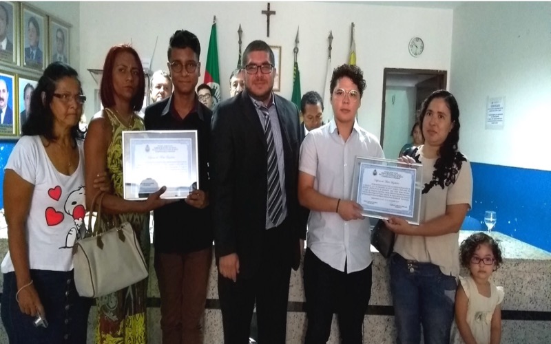 Câmara do Crato homenageia estudantes cratenses com Diploma do Mérito Legislativo