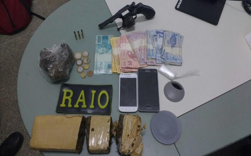 Em três dias cinco bocas de fumo foram fechadas e uma arma de fogo foi apreendida pela Polícia no Cariri