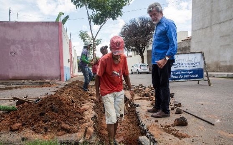 Prefeitura Municipal realiza melhorias em infraestrutura no bairro Pirajá