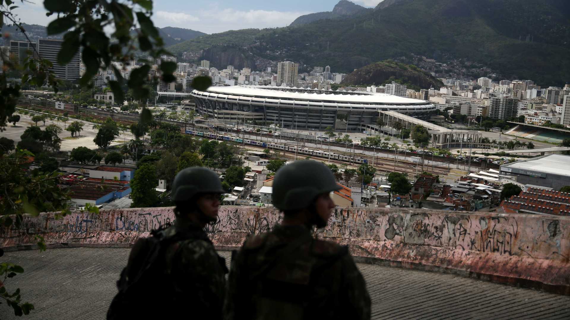 Comando de Segurança tem de lidar com policiais e agentes insatisfeitos