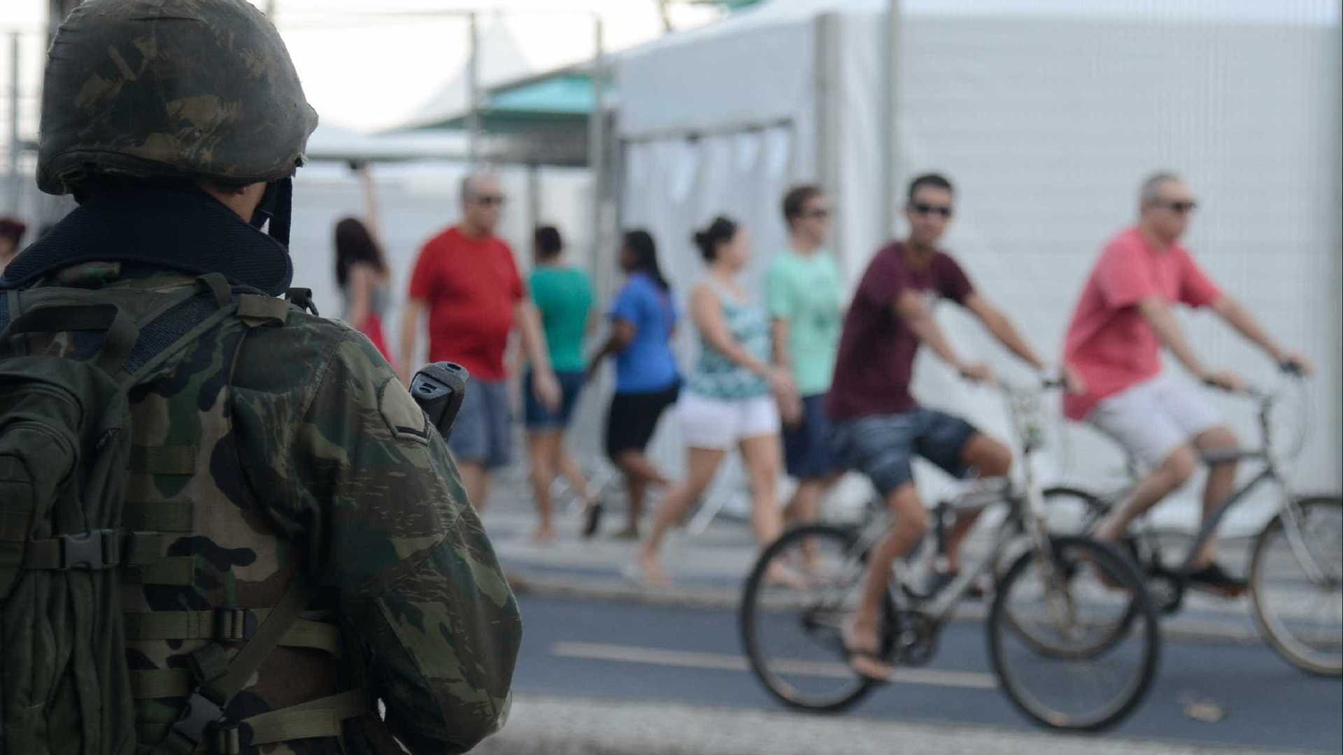 Exército faz operação na Comunidade Kelson’s na Zona Norte do Rio