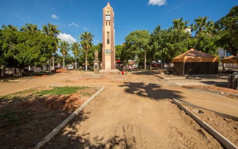 Reforma da Praça Padre Cícero segue em ritmo acelerado