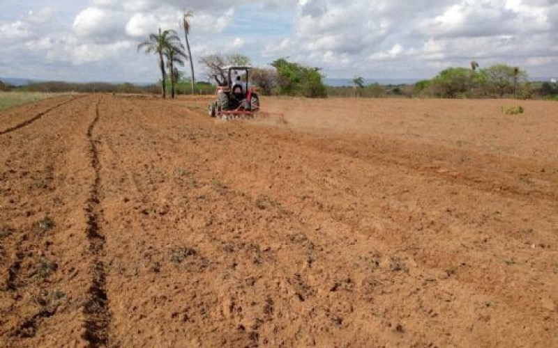 Programa de Aração de Terra 2018 atende 600 agricultores