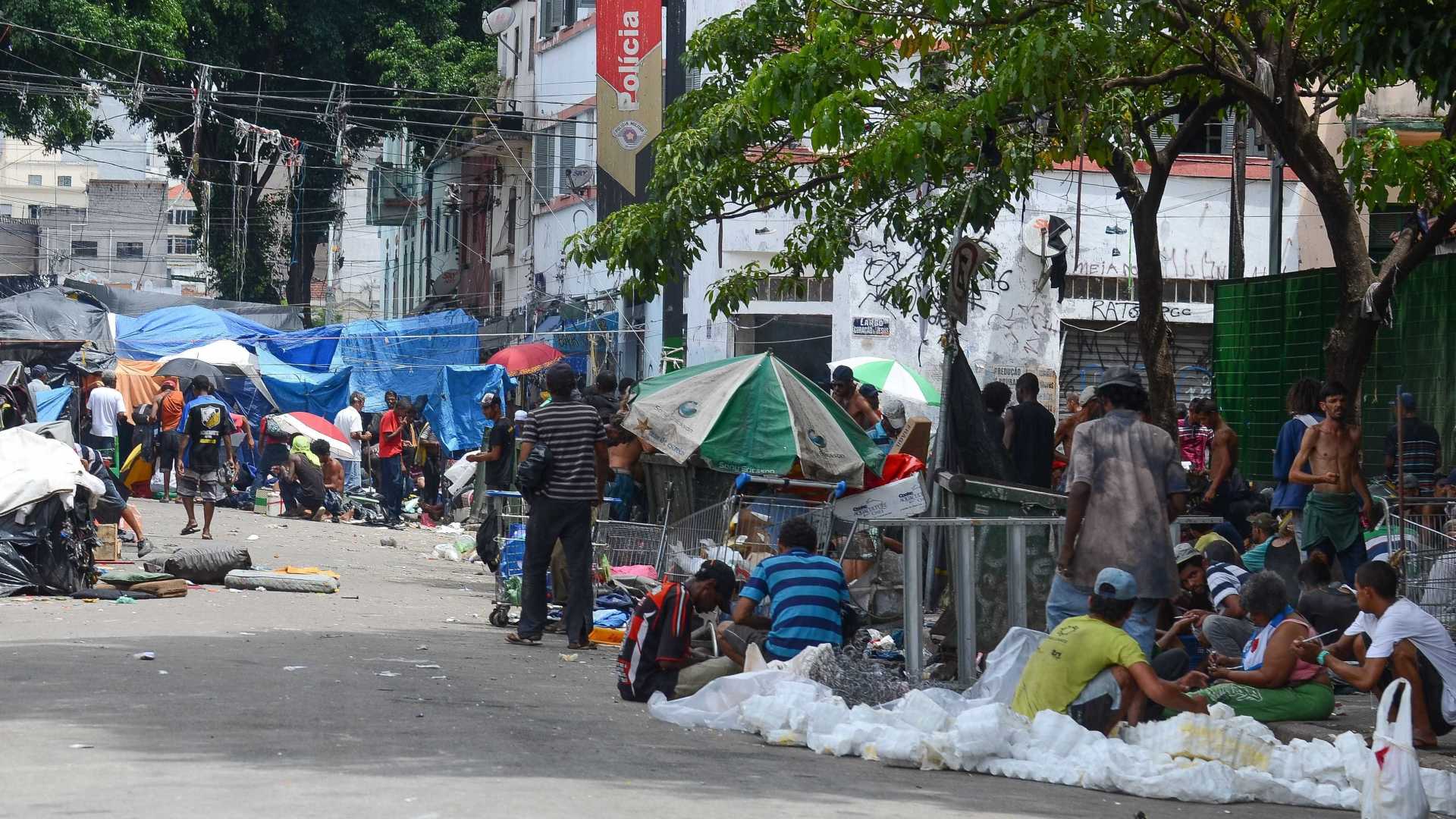 Grupo de moradores protesta contra a cracolândia no centro de São Paulo