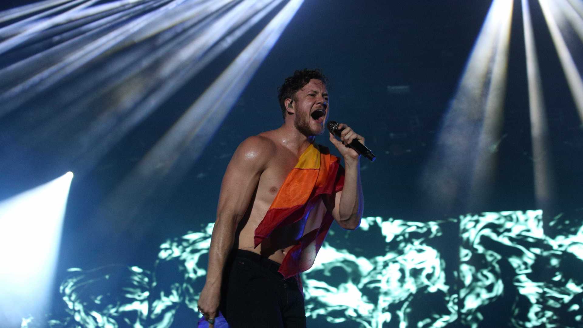 Imagine Dragons mescla hits com discurso sobre depressão e contra armas