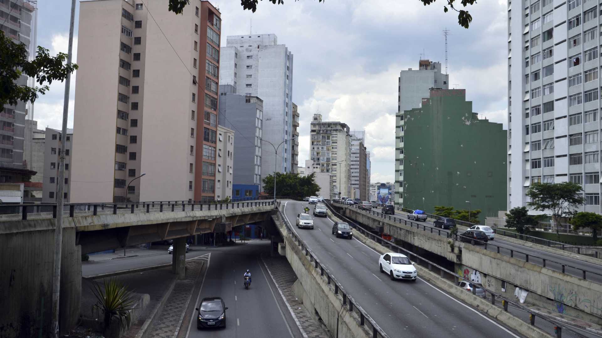 Minhocão fecha aos sábados para carros a partir de hoje