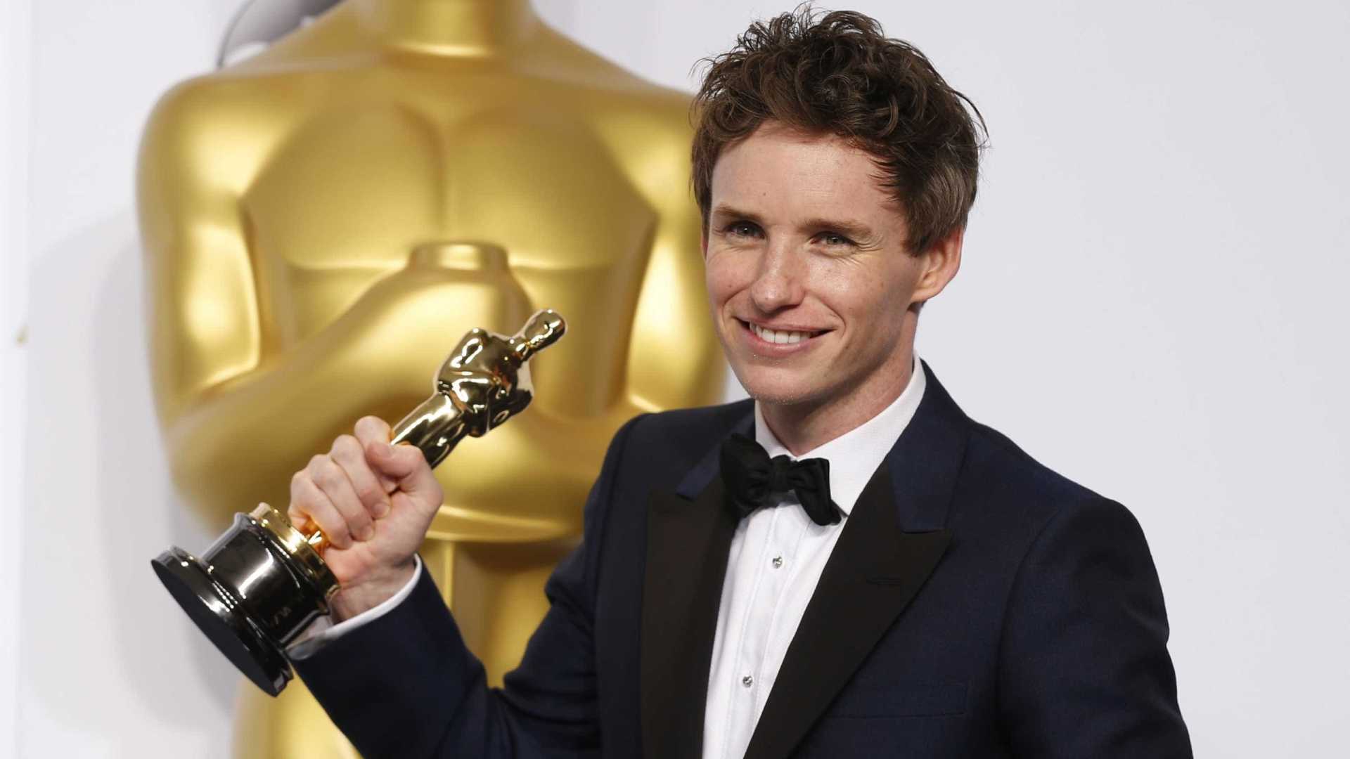 Ator ganhou Oscar e Globo de Ouro por interpretar Stephen Hawking