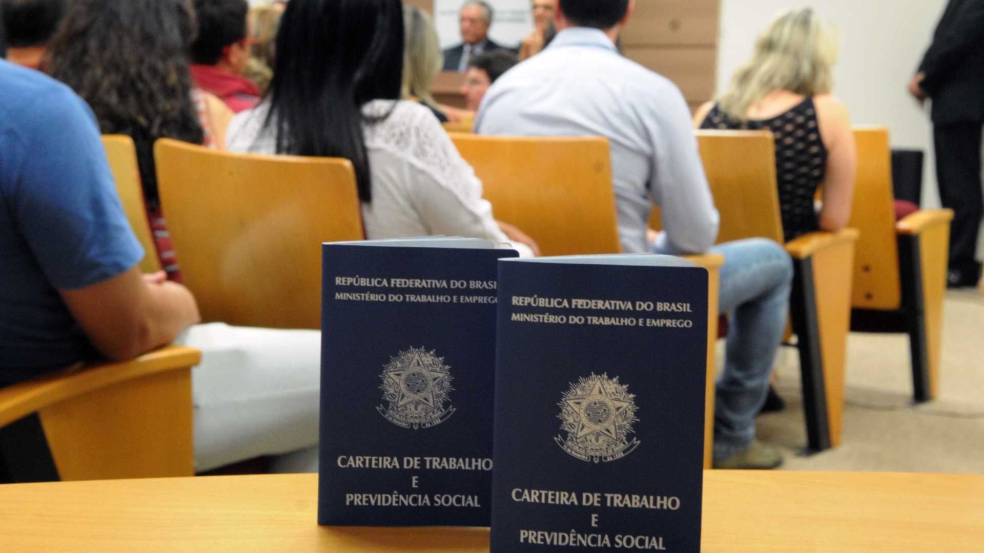 Sindicatos patronais demitem para sobreviver à reforma trabalhista