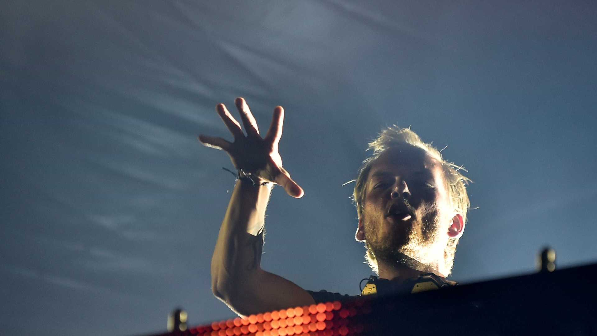 Família anuncia que funeral de Avicii será privado