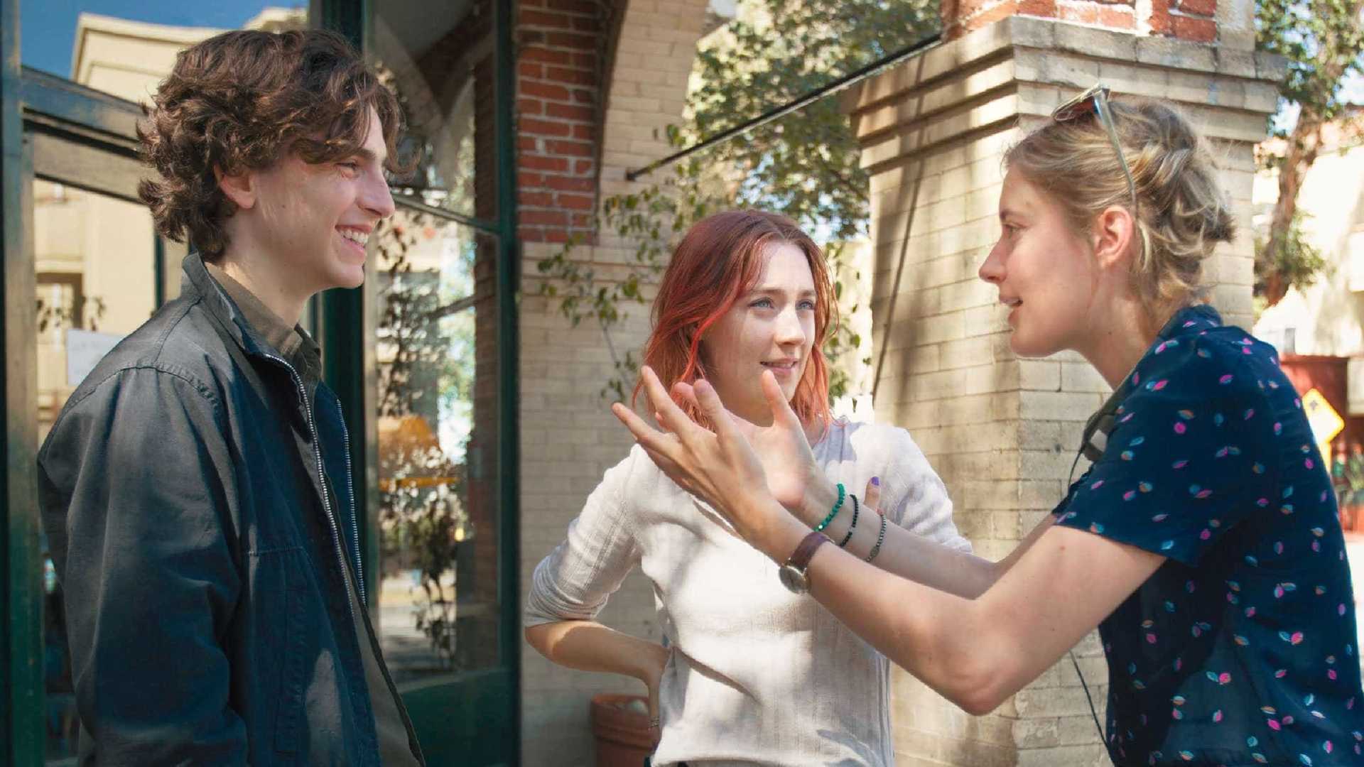 Greta Gerwig pode filmar clássico com Saoirse Ronan e Timothée Chalamet