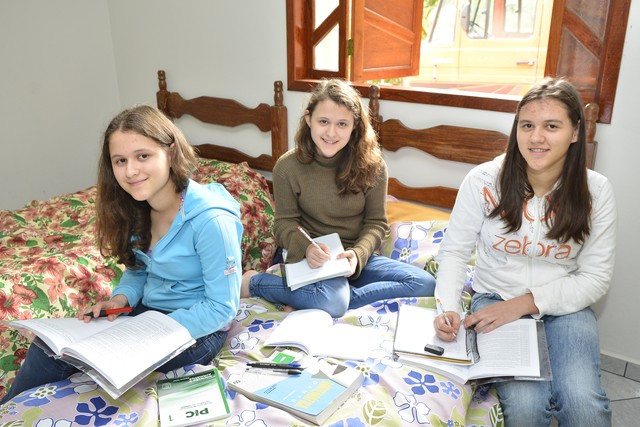 Meninas representam metade dos classificados na Obmep, mas só respondem por um quarto das medalhas