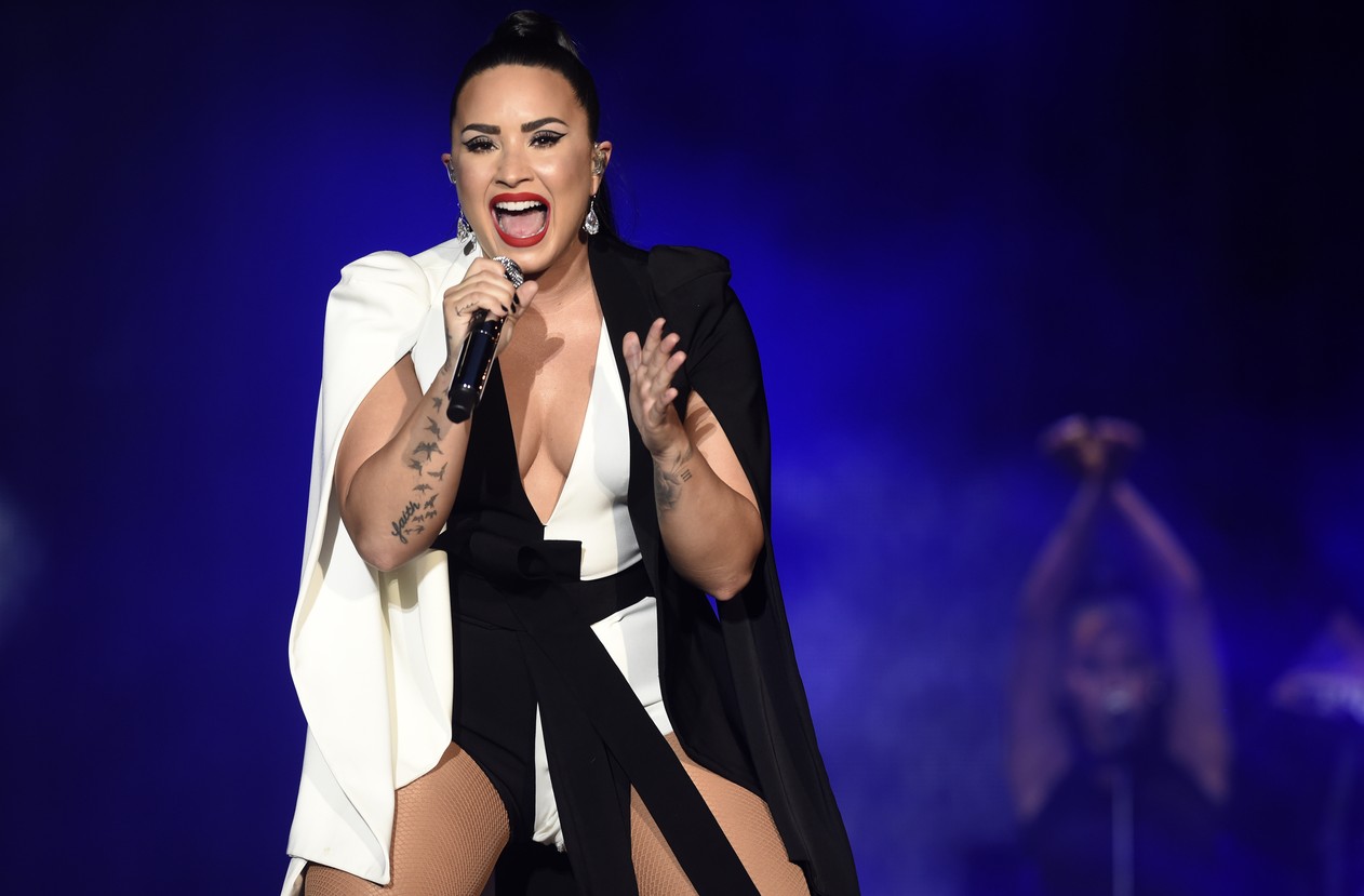 Amigos de Demi Lovato trabalham para afastar a cantora de ‘pessoas tóxicas’ e ‘más influências’