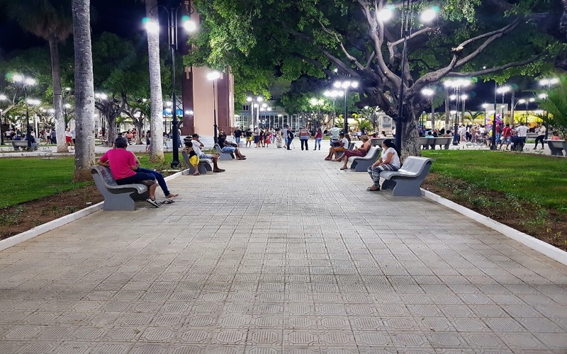 População de Juazeiro do Norte prestigia entrega da 1ª etapa de reforma da Praça Padre Cícero