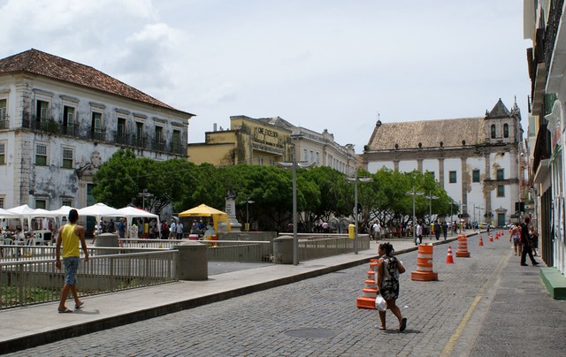 Evento gratuito na Praça da Sé reúne gastronomia, artesanato, moda, colecionáveis e atrações culturais