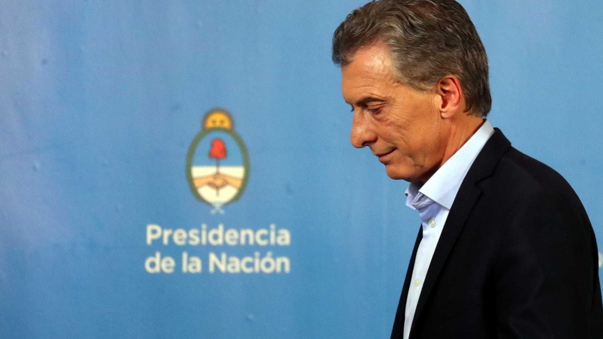 Pacote anticrise de Macri não atrai confiança e peso segue em baixa