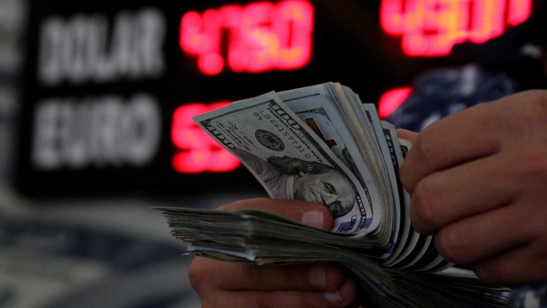 Após acordo sobre Nafta, dólar recua para R$ 4,019