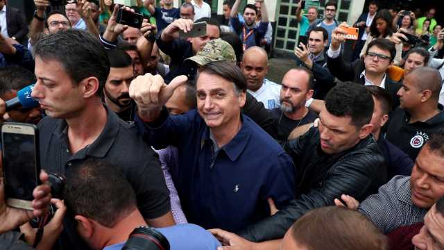 Bolsonaro exalta Trump e volta a defender uma nova política externa