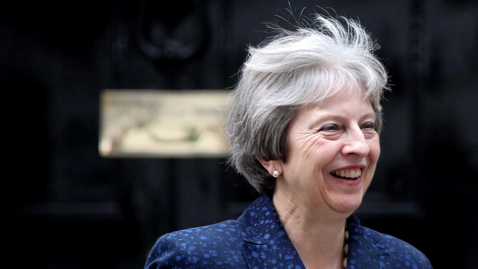 May garante que 95% do acordo do Brexit está concluído