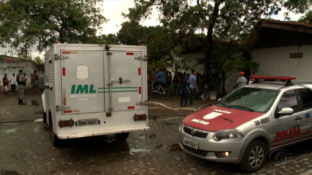 Assaltante morre após perder controle de moto em Maceió