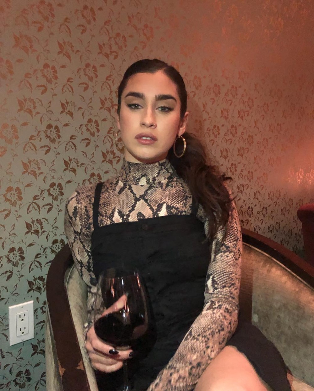 Lauren Jauregui, do Fifth Harmony, lança ‘Expectations’, primeiro single solo após pausa do grupo