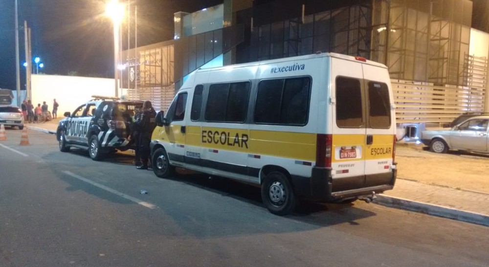 Menina de 5 anos é estuprada pelo motorista da van que a levava para a escola