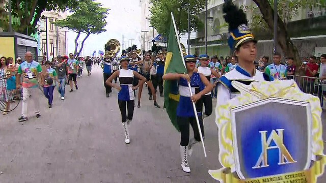 Bairro do Recife recebe eventos culturais com música, moda, feiras e brincadeiras